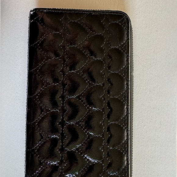 Source Unknown Other - Source Unknown Glossy Black Quilted Wallet